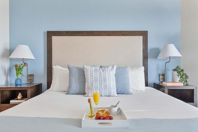 Photo - 2889 McFarlane Rd Unit ID1240648P