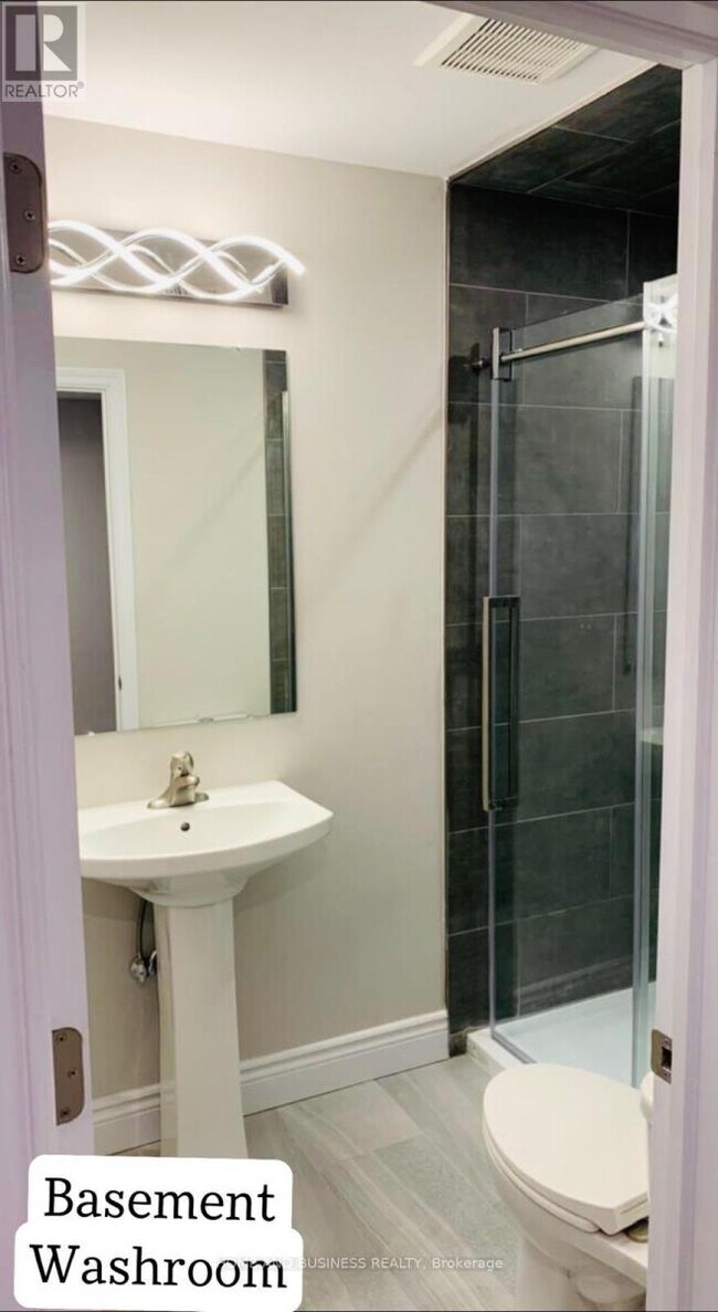 Photo - 199 Carriage Way