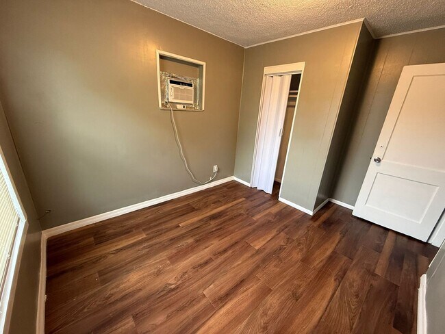 Photo - $300 OFF FIRST MONTHS RENT MOVE-IN SPECIAL!! Unit A