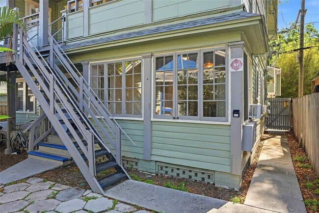 Building Photo - 725 8th St N Unit 1