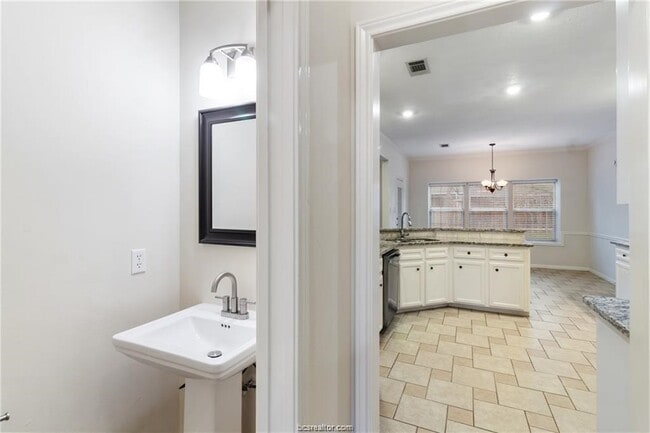 Photo - 4709 Shoal Creek Dr