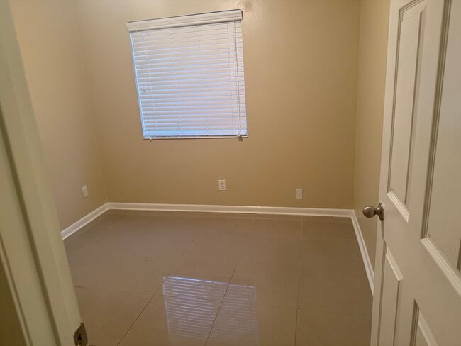 Photo - 6211 Longchamp Dr