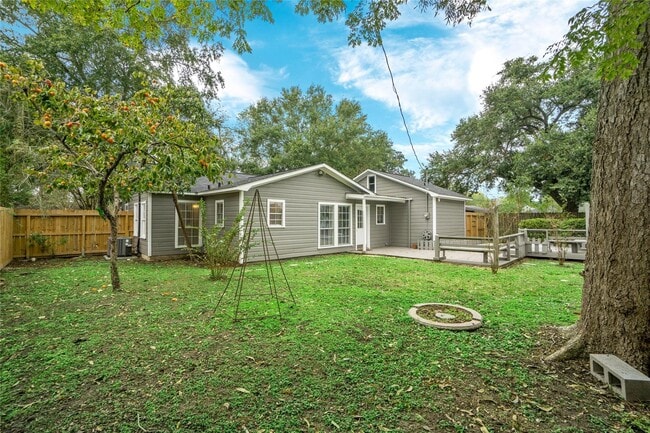 Photo - 1110 Woods Dr