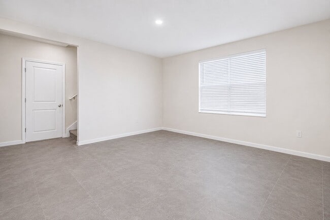 Photo - 35515 Mahwah Ave