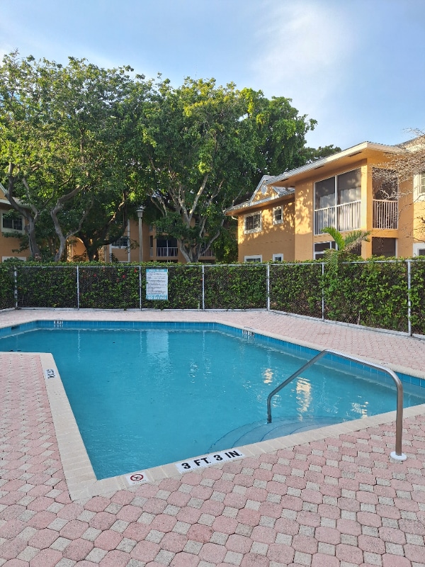 Photo - 401 SE 10th St Unidad #106B Rental