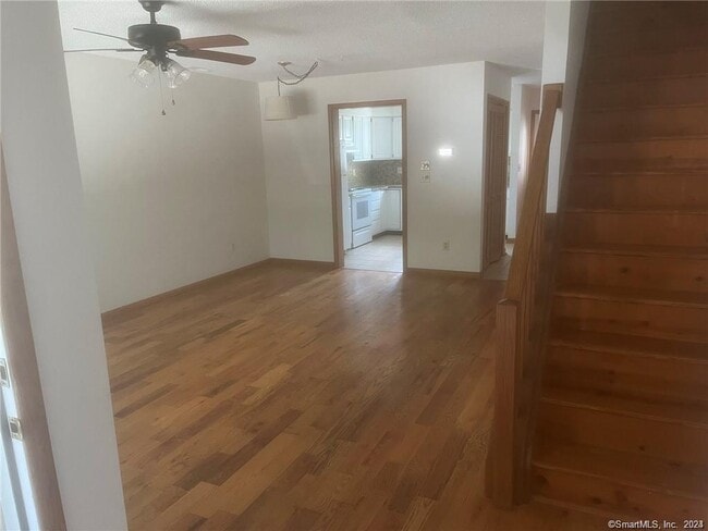 Building Photo - 10 MacIntosh Ln Unit 10