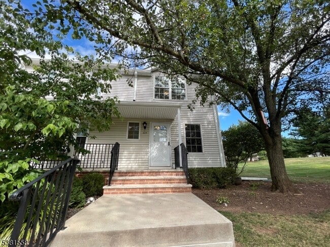 Building Photo - 608 Wedgewood Cir Rental