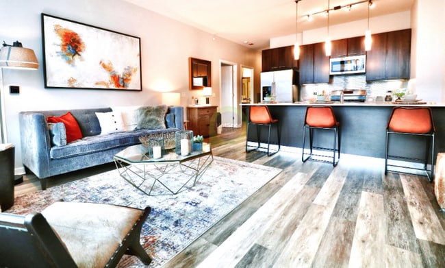 Photo - 415 W Erie St