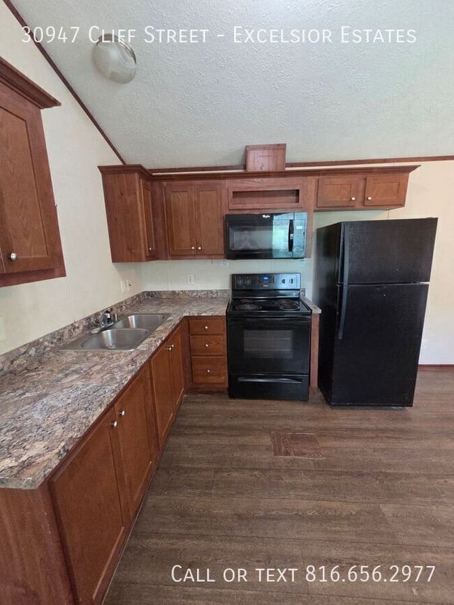 Photo - 30947 Cliff St Unit Excelsior Estates