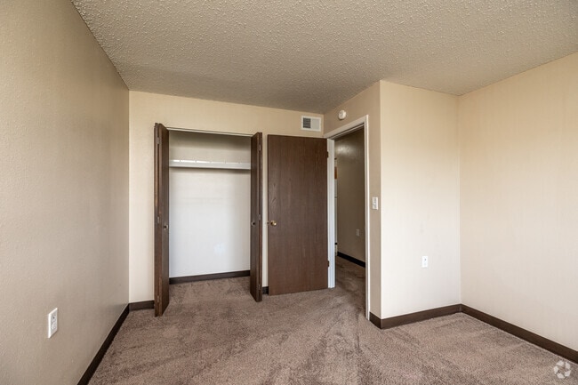 2BR, 1BA - 954SF - Second Bedroom