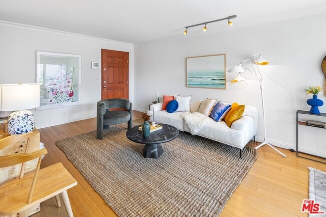 Photo - 1154 S Barrington Ave Unit 201