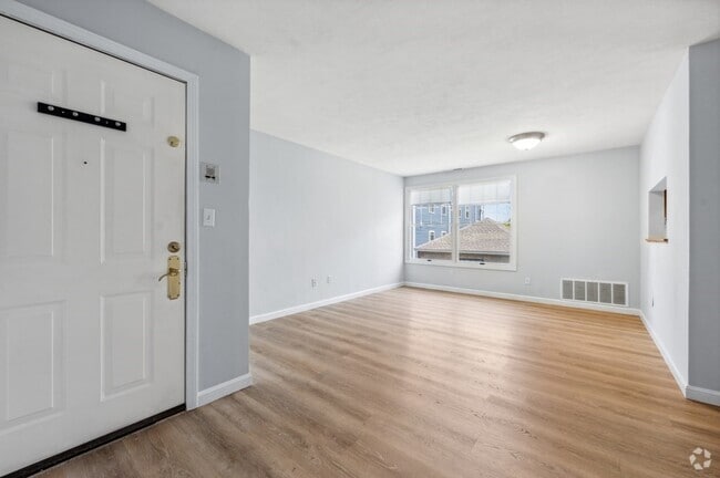 Building Photo - 49 Washington St S Unit 7 Rental