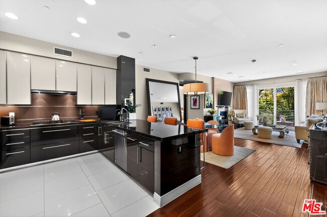 Photo - 1318 S Roxbury Dr Unit 314
