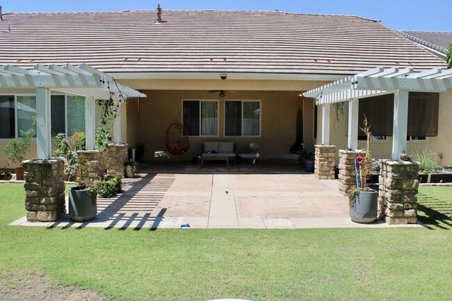 Photo - 2722 Oakley St