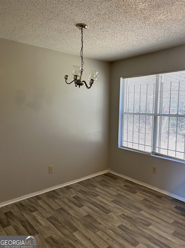 Photo - 5588 Fairington Pl