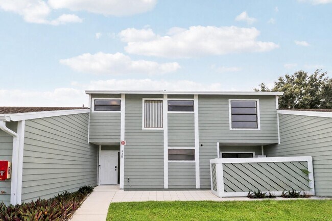 Photo - 202 Lakewood Dr