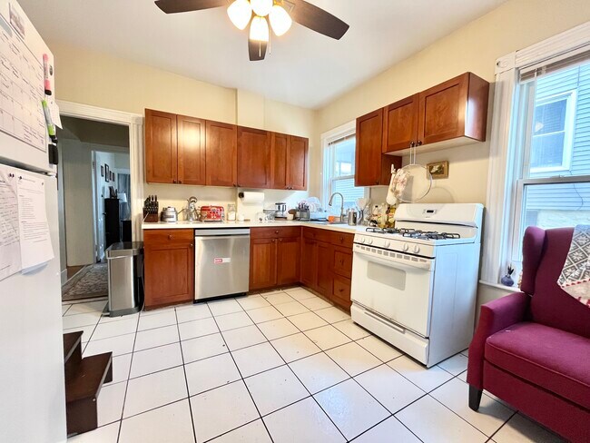 Photo - 45 Falkland St Unit 1