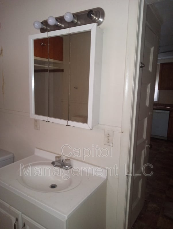 Photo - 1016 N Capitol Ave Unidad 1