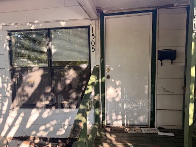 Photo - 505 N Broughton St