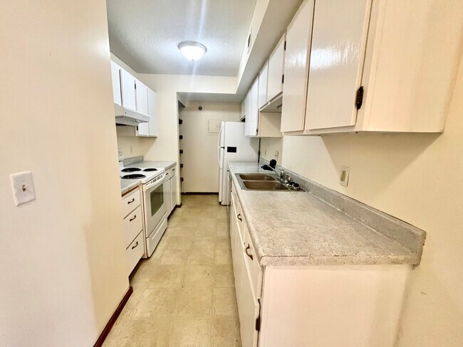 Photo - 26 W 10th St