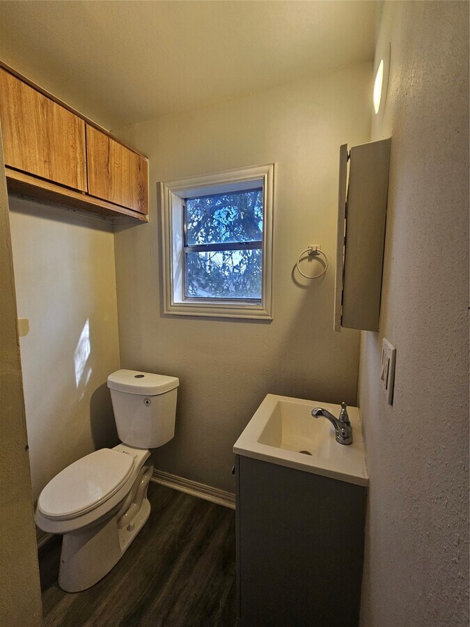 Photo - 1410 Lake Rd