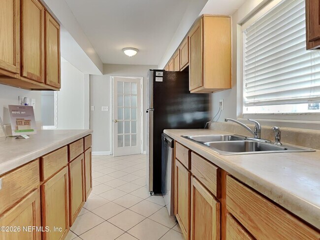 Photo - 10927 Regency Dr