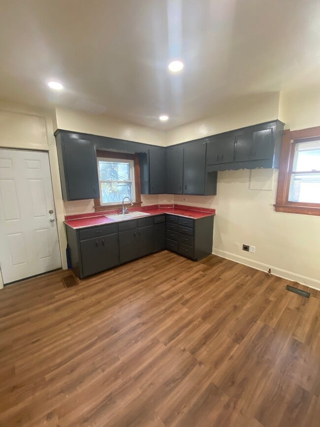 Photo - 1477 South Ave