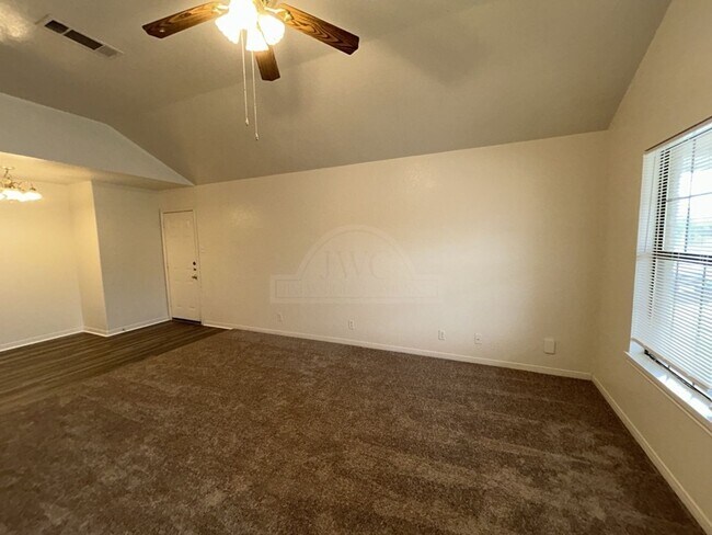 Photo - 2204 Wright Way