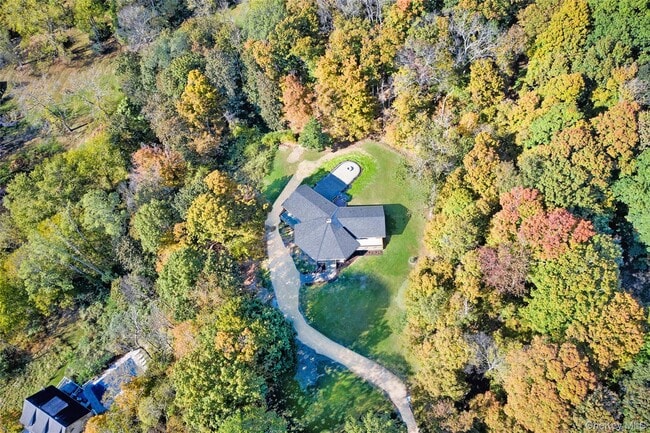 Photo - 568 Oak Summit Rd