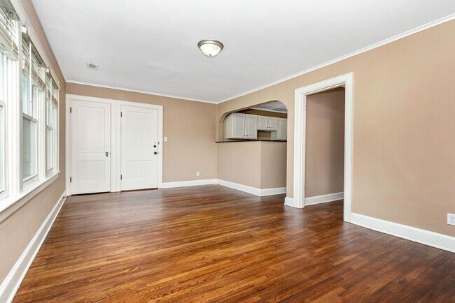 Photo - 1377 Northwest Blvd Unit B