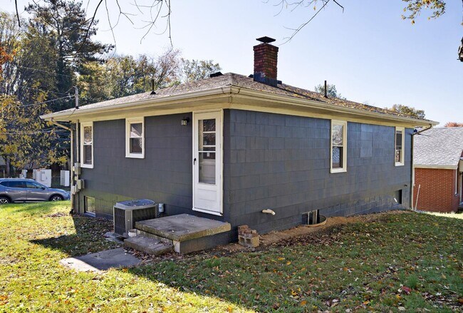 Photo - 414 Churchill Ct