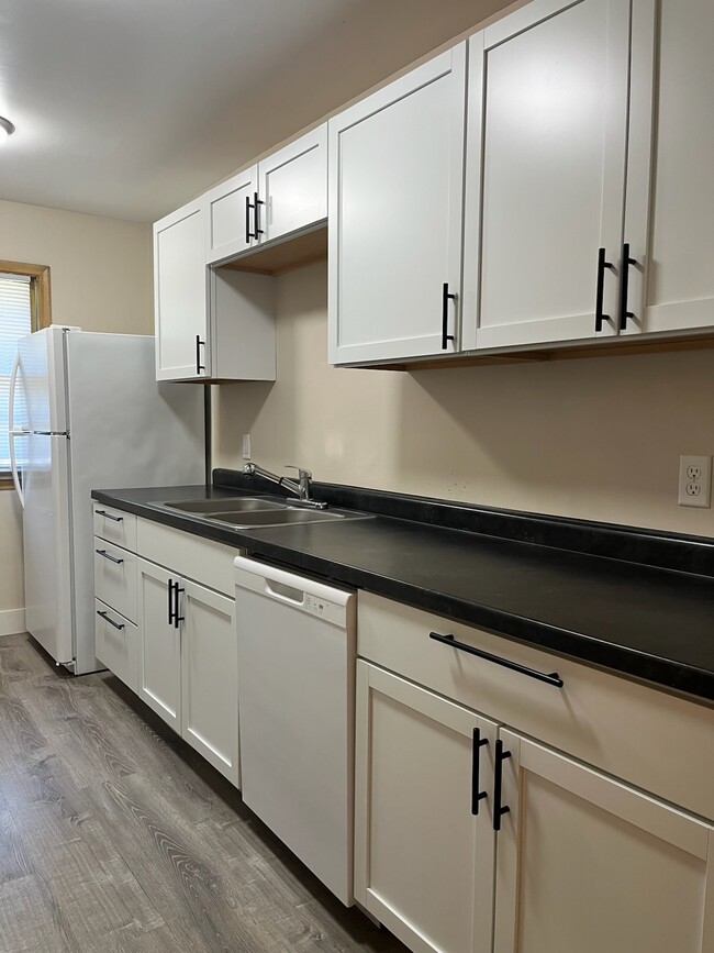 Photo - 5542 Adams St