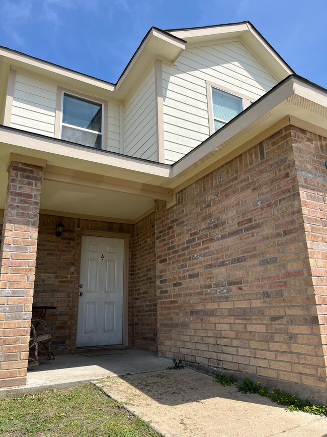 Front of House - 719 Claremont Pky Townhome