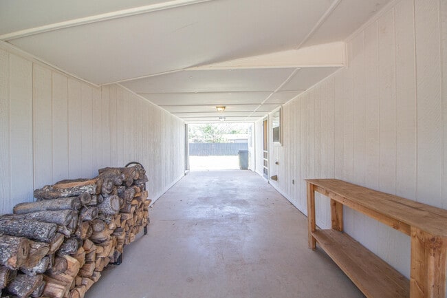 Photo - 4814 10th St