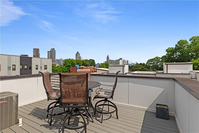 Photo - 415 Gartrell St SE