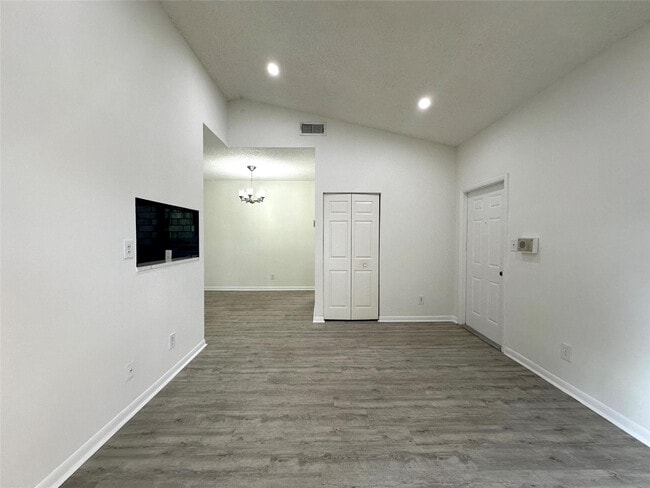 Photo - 641 Cypress Lake Blvd Unidad K18