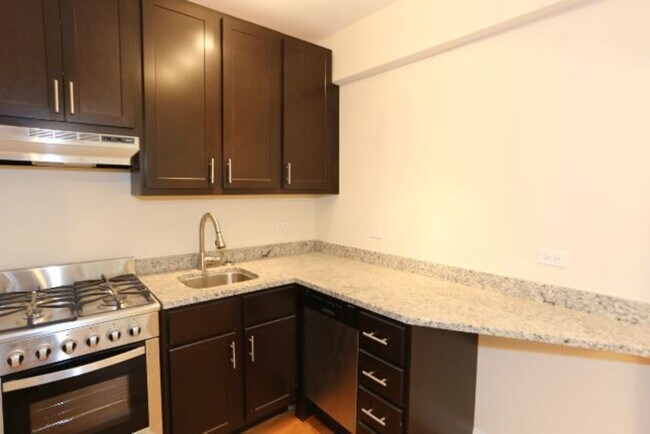 Photo - 626 W Patterson Ave Unit J09W
