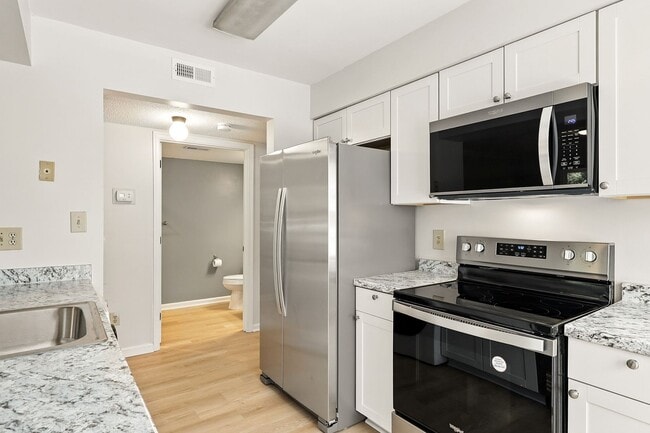 Photo - Fabulous 1 Bedroom/1 Bath Condo Unit!