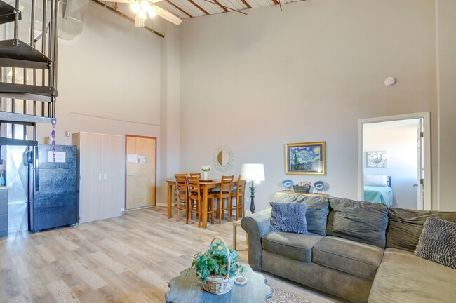 Photo - 800 Oak St Unit ID1386221P