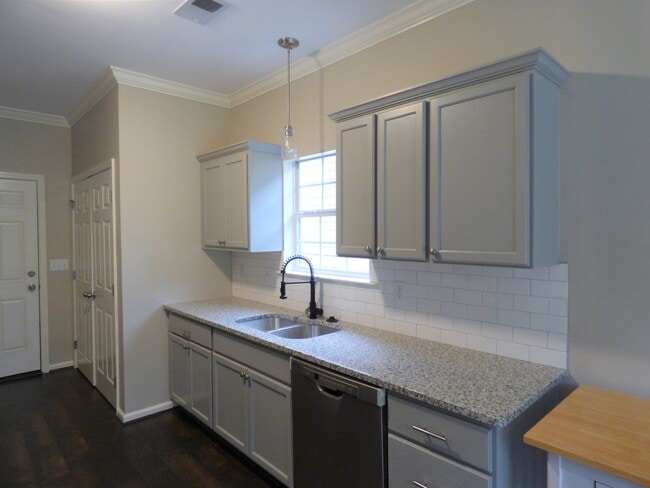 Photo - 951 Savannah Ln