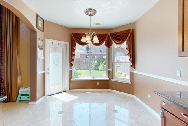 Building Photo - 4834 Zachary Ln