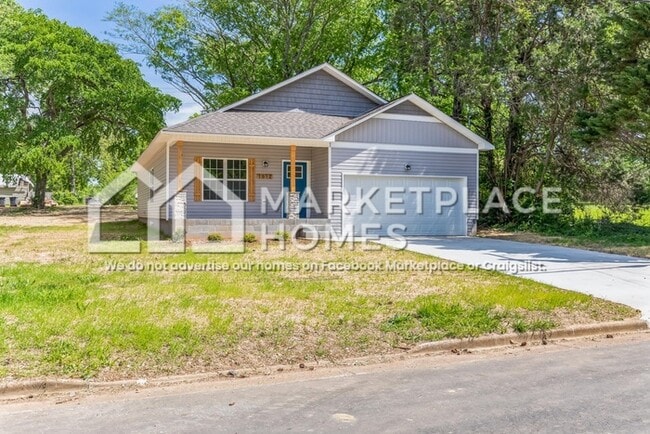 1612 College St SE