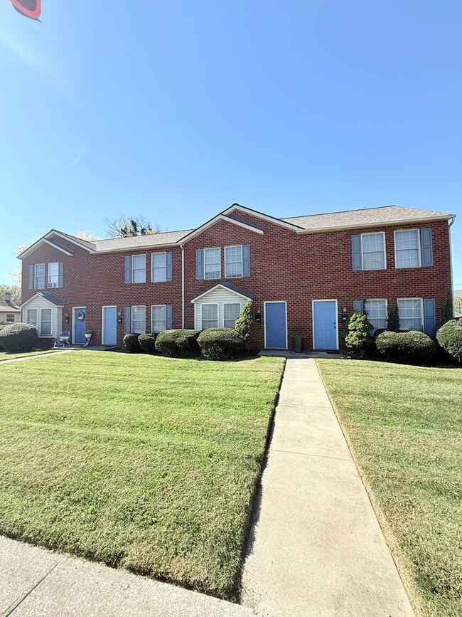 Photo - 2 Bedroom 1.5 Bath Townhome In Salem City