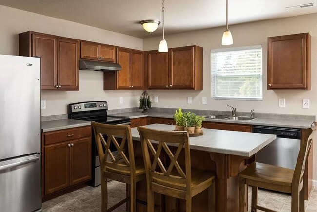 Photo - Large 4 Bedroom Newer Home for Lease