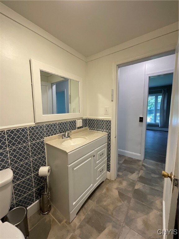 Photo - 145 Barben Ave