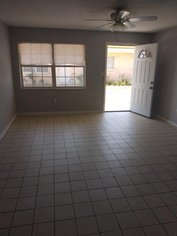 Photo - 819 13th Ave NW