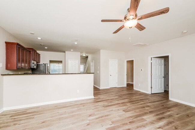 Photo - 3712 Madeline Way