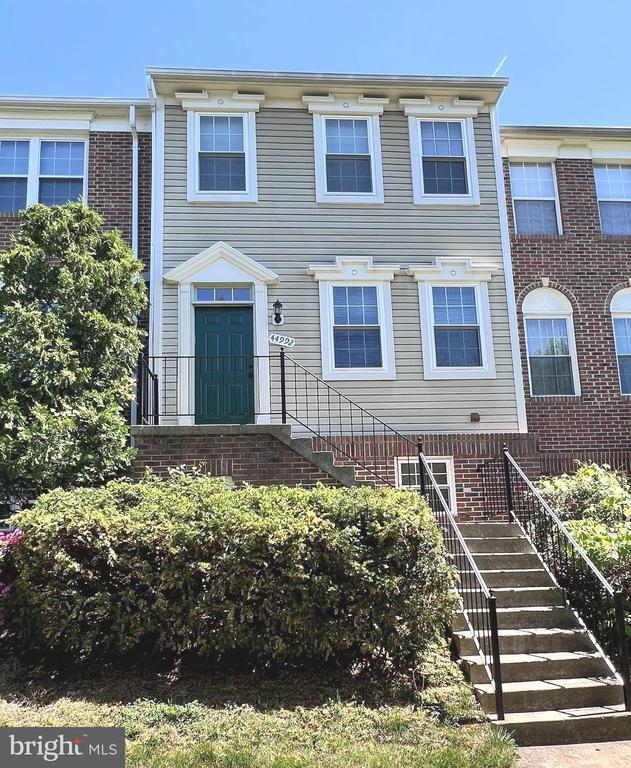 Photo - 44992 George Washington Blvd Townhome
