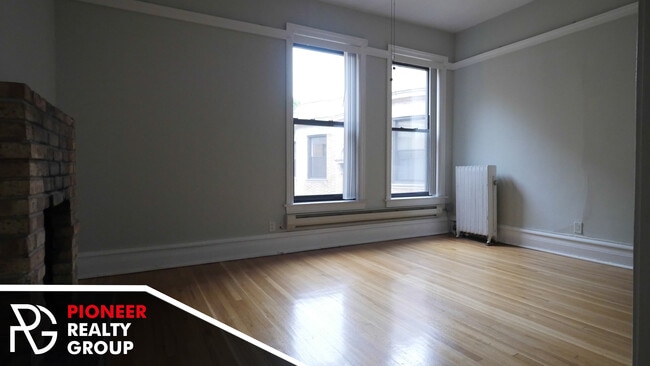 Photo - 1212 N Dearborn St