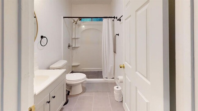 Photo - 1109 Gardner Cove